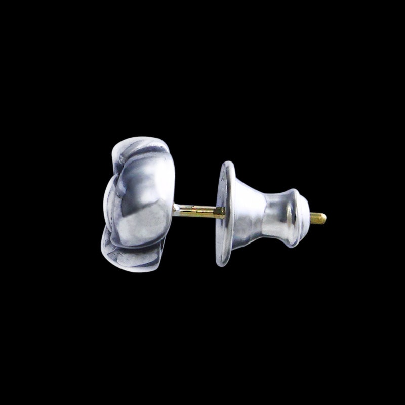 Flow stud earrings
