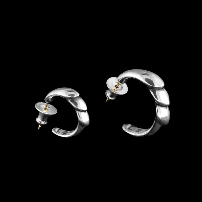 Kiss and Flow Hoop Earrings
