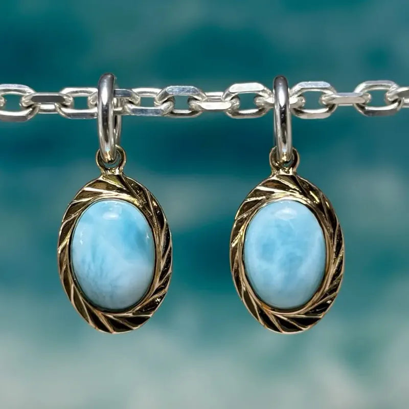 鳴島翔 Island Gem pendant (Larimar/18K bezel)