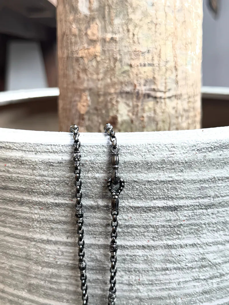 MINI SILK EAGLE RHODIUM NECKLACE