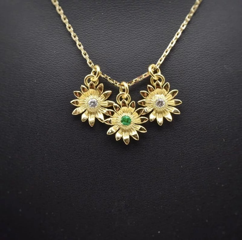 K18 Daisy Pendant