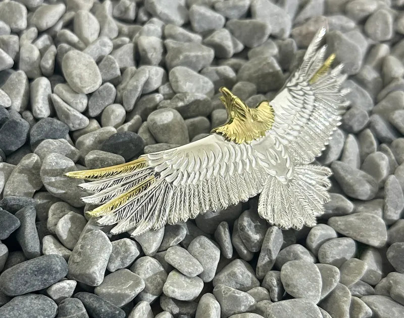金頭金翅K18 Head Eagle size L Left: 2 gold wing Right: 1 gold wing