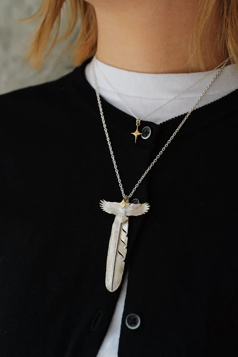 K18 Head Eagle and Feather (No Stone/Sliver Cut Opal)