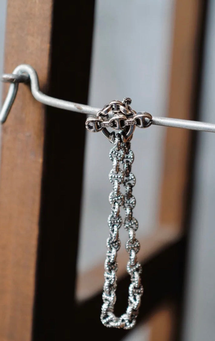 HB433 SMALL BEADED LINK BRACELET W/WHITE DIAMOND TOGGLE (ANTIQUE FINISH)