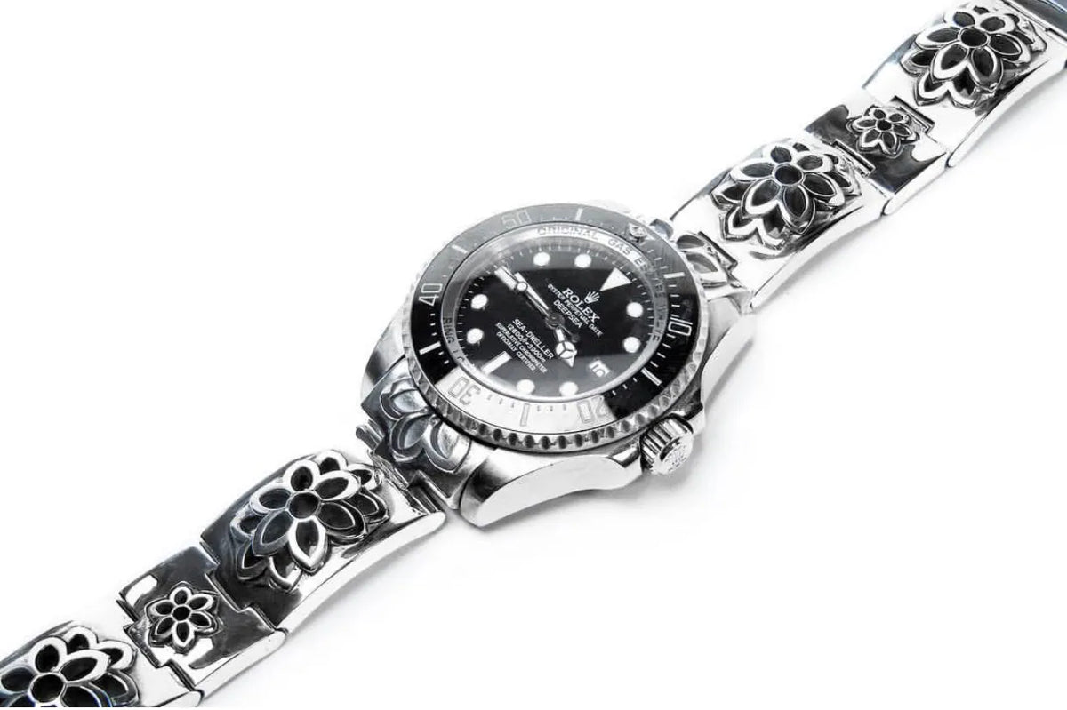 SWISS LINK WIDE WATCH BAND BRACELET W/ CUTOUT ROSETTE